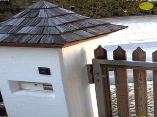 Gate