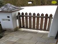Gate