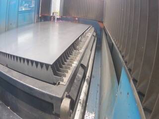 Laser cutting machine
